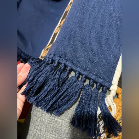 GUCCI Reversible Interlocking GG Cape - Picture 7 of 8